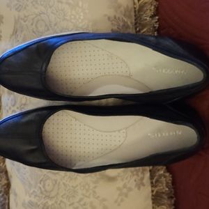 Black Aerosoles size 81/2 Medium